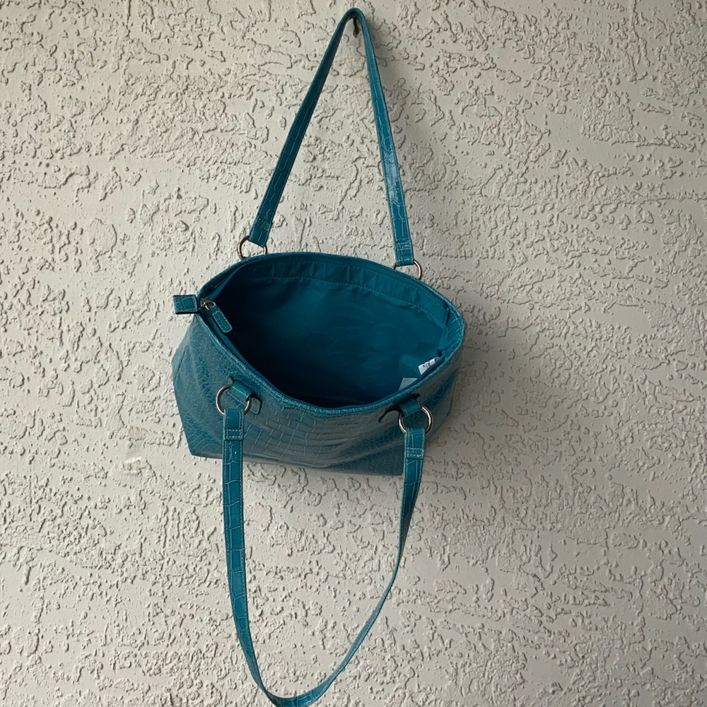 Blue purse - Picture 2 of 9